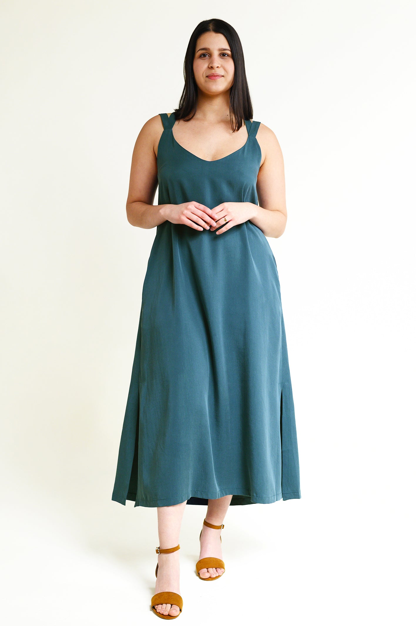 Maxi dress O-TERRE in petrol made of Tencel 