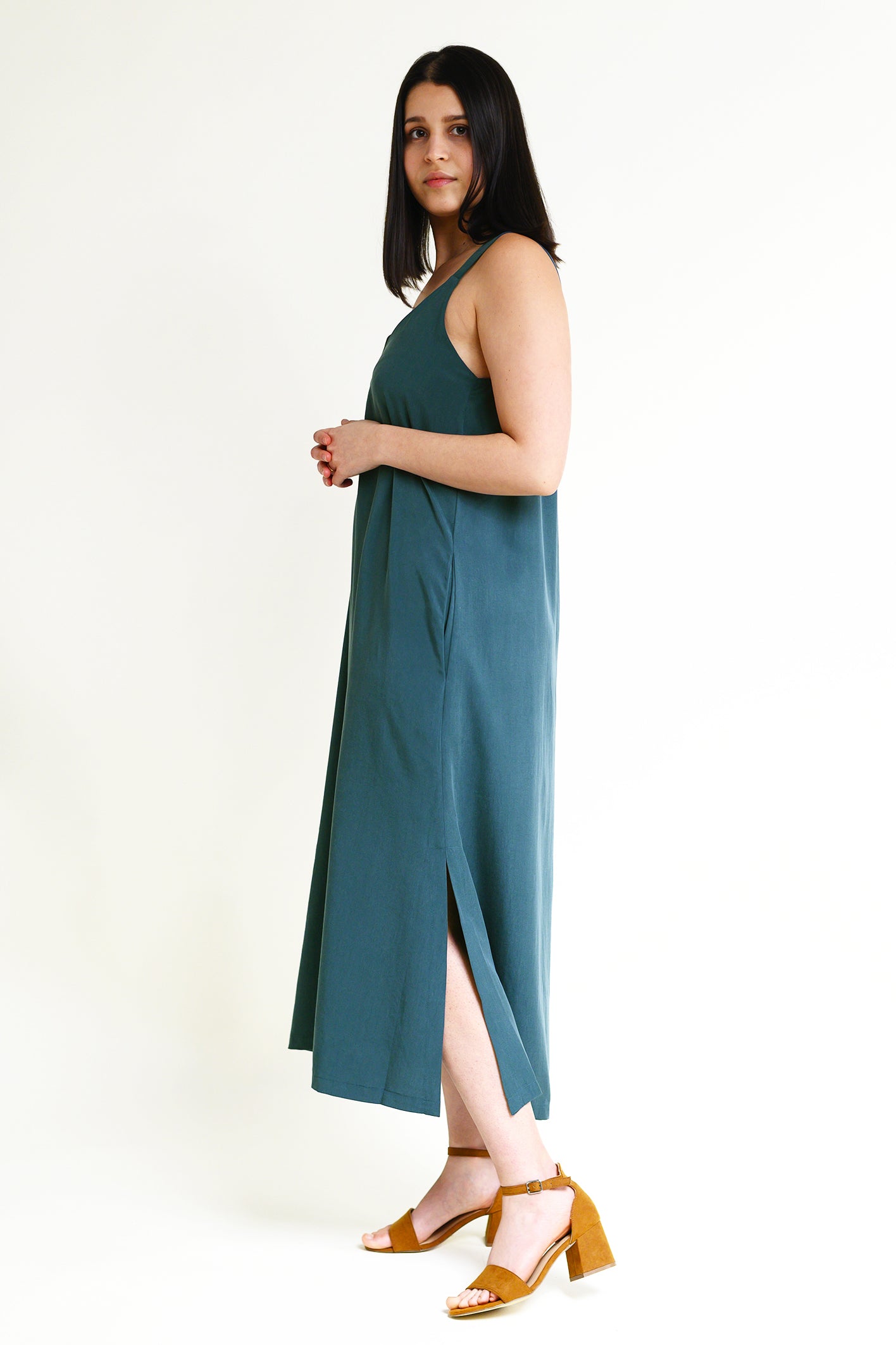 Maxi dress O-TERRE in petrol made of Tencel 