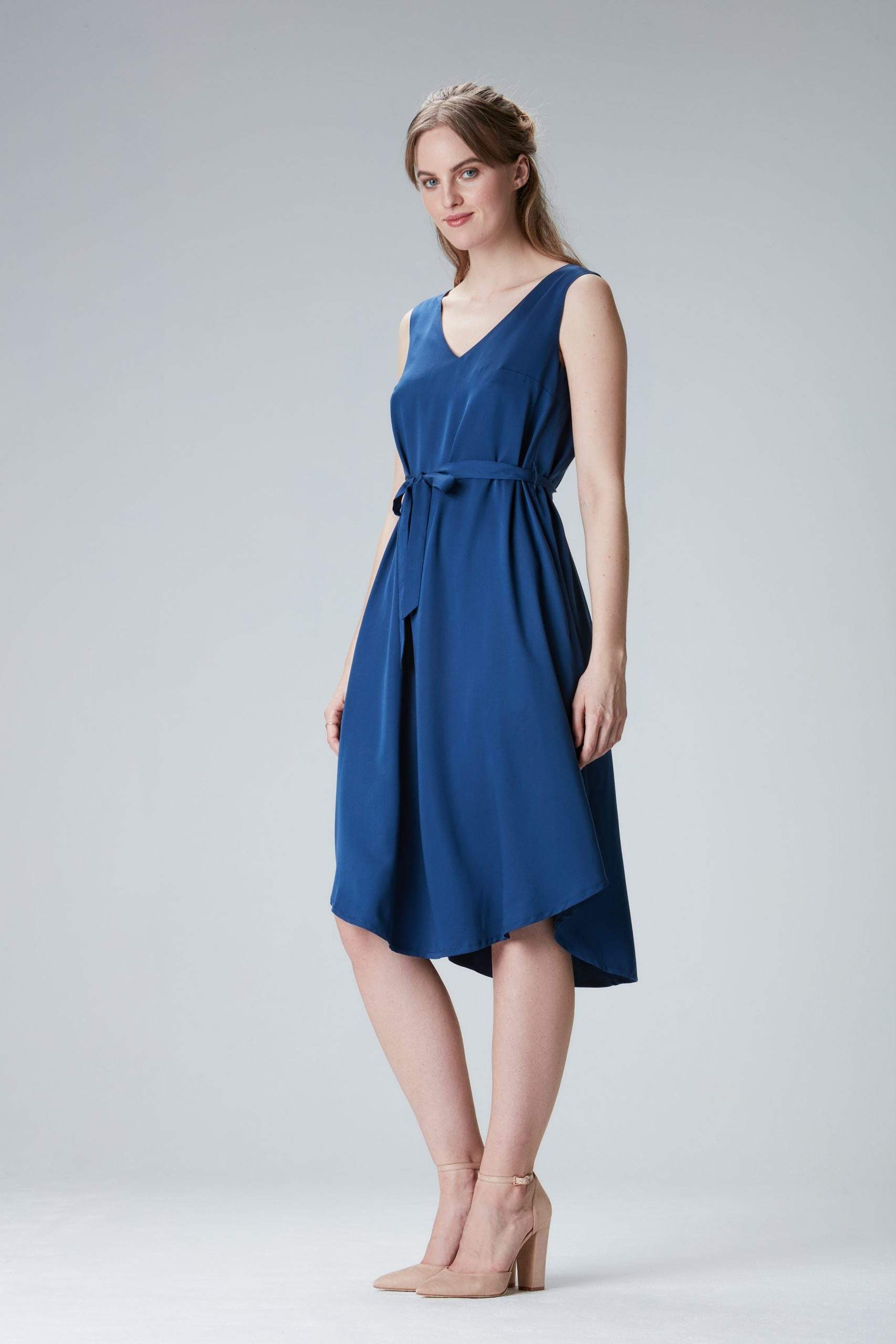 Midi dress “LAU-RAA” in blue made of Tencel