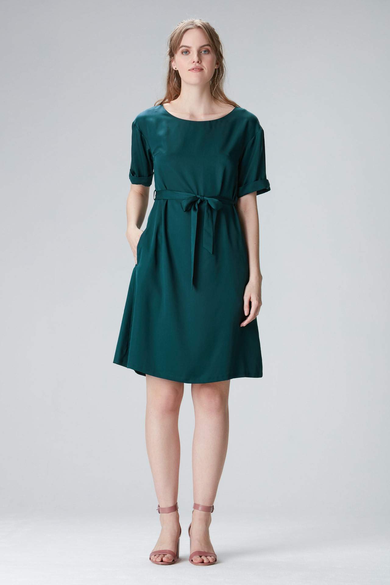 Knee-length summer dress with sleeves "Ed-daa" in green made of 100% Tencel 