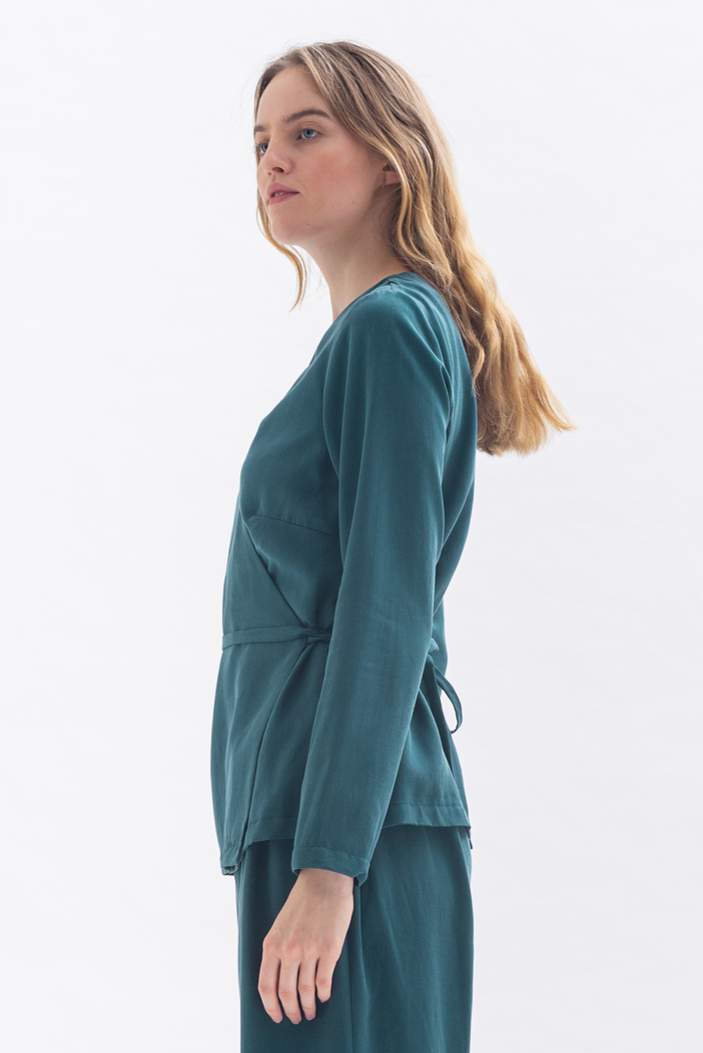 Wrap blouse "FRII-DAA" in petrol made of Tencel