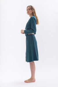 Skirt with slit "MII-TUU" in green made of Tencel