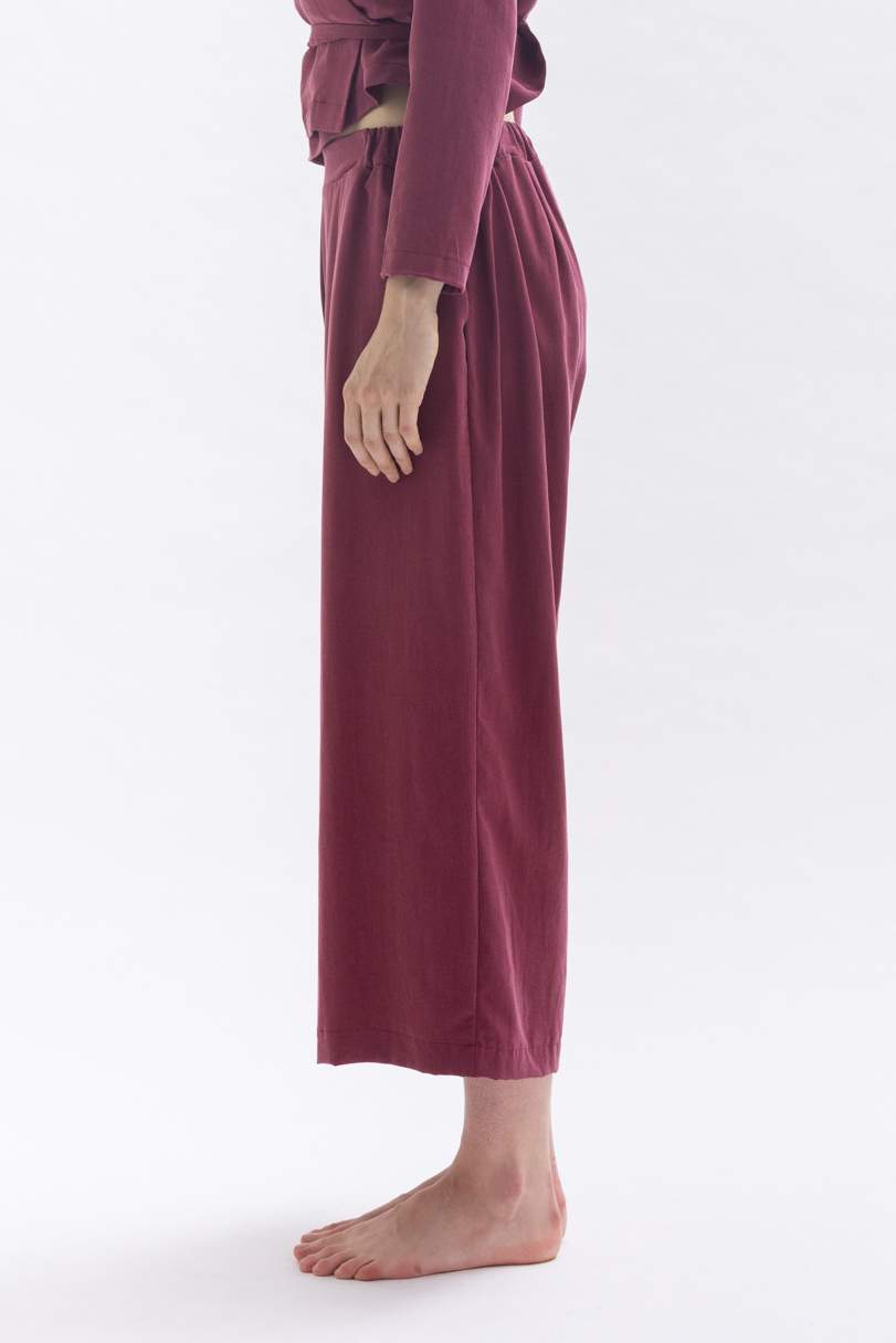 Culottes "THEE-KLA" in Bordeaux red made of Tencel