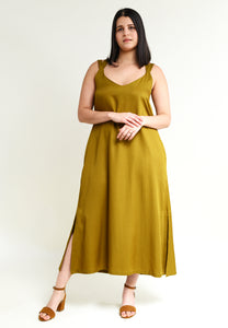 O-TERRE maxi dress in olive made of Tencel 