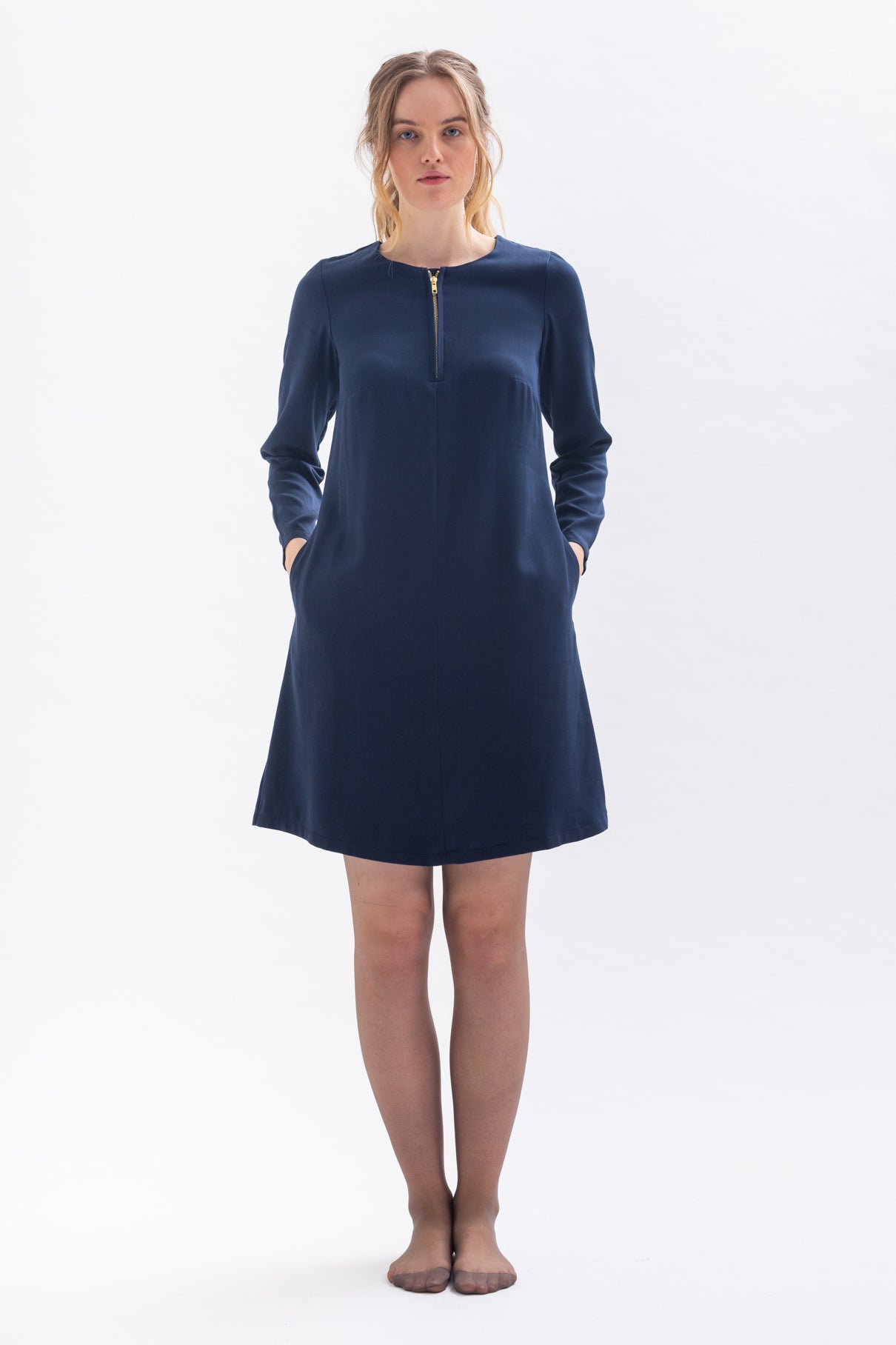 A-linen Kleid "KLAA-RA" in Blau aus Tencel