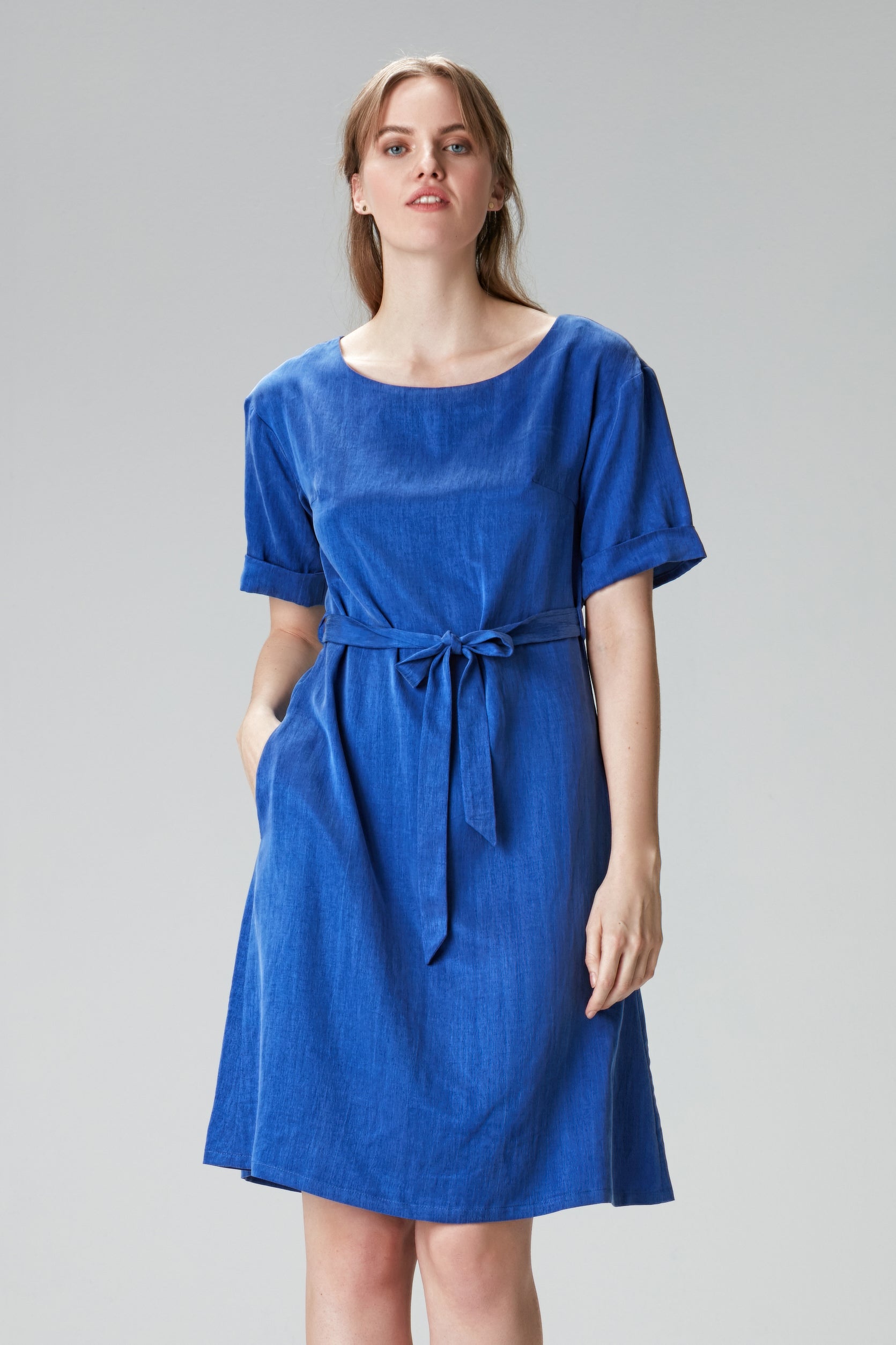 Blue summer dress with sleeves "MI-LAA" made of Bemberg Cupro