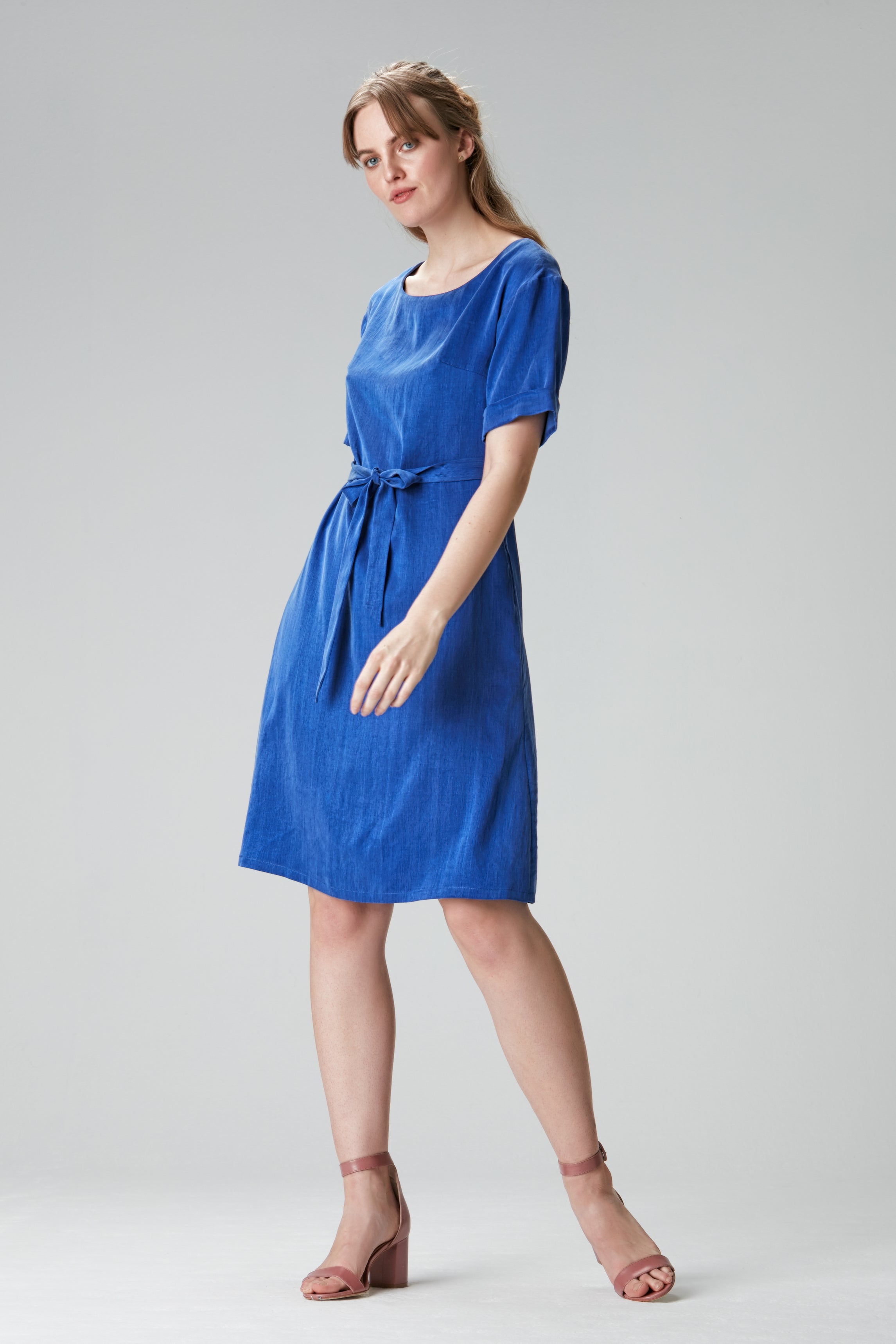 Blue summer dress with sleeves "MI-LAA" made of Bemberg Cupro