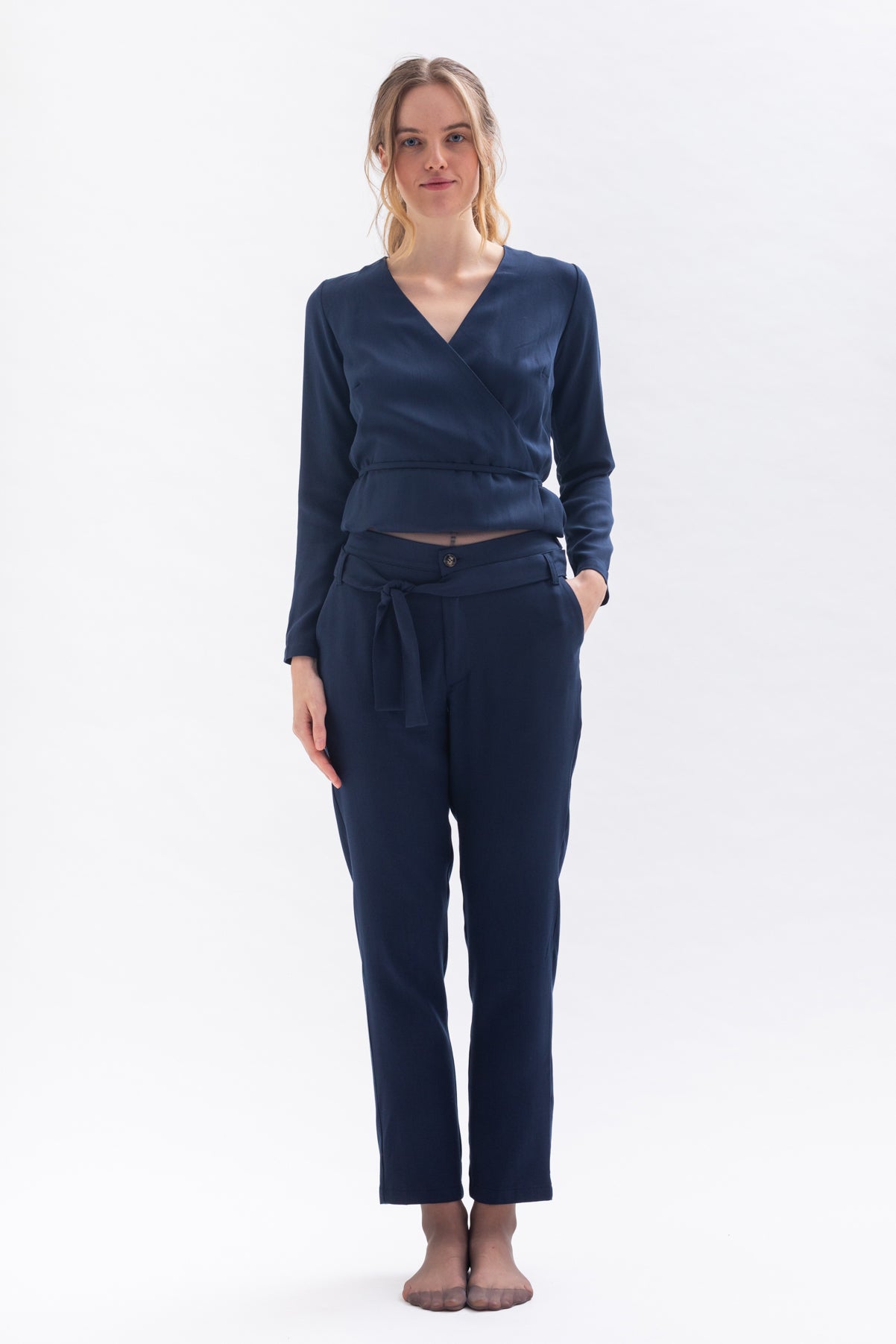 Pants "MA-RISAA" in dark blue made of Tencel