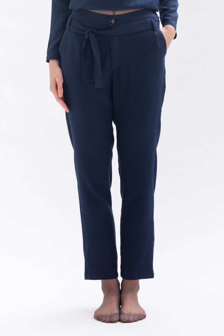 Pants "MA-RISAA" in dark blue made of Tencel