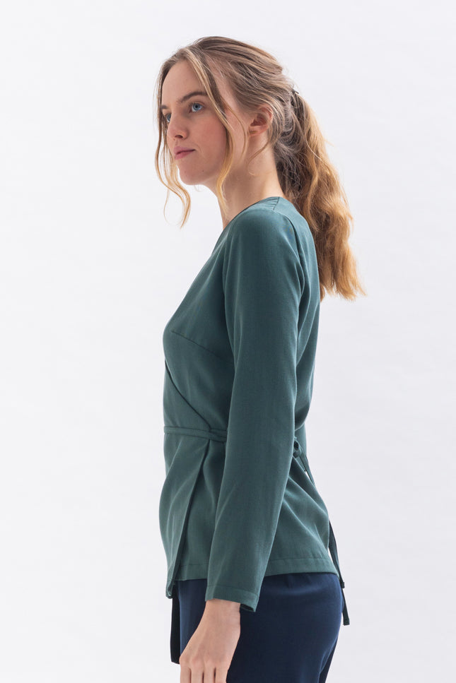 Wrap blouse "WAAN-JA" in green made of Tencel