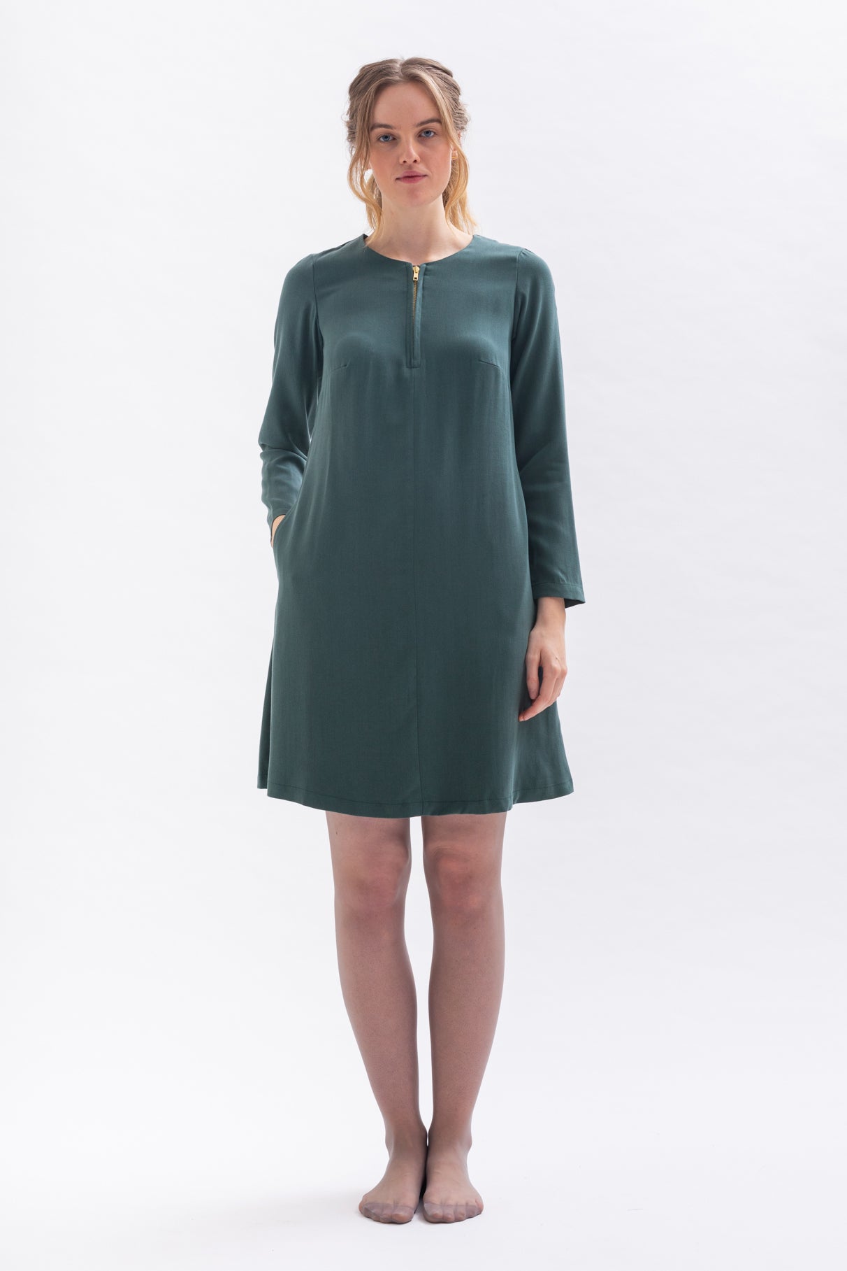 A-linen dress "KLAA-RA" in green made of Tencel