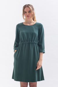 Kleid "WAR-RISS" in Grün aus Tencel