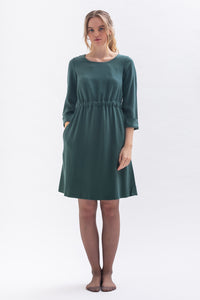 Kleid "WAR-RISS" in Grün aus Tencel
