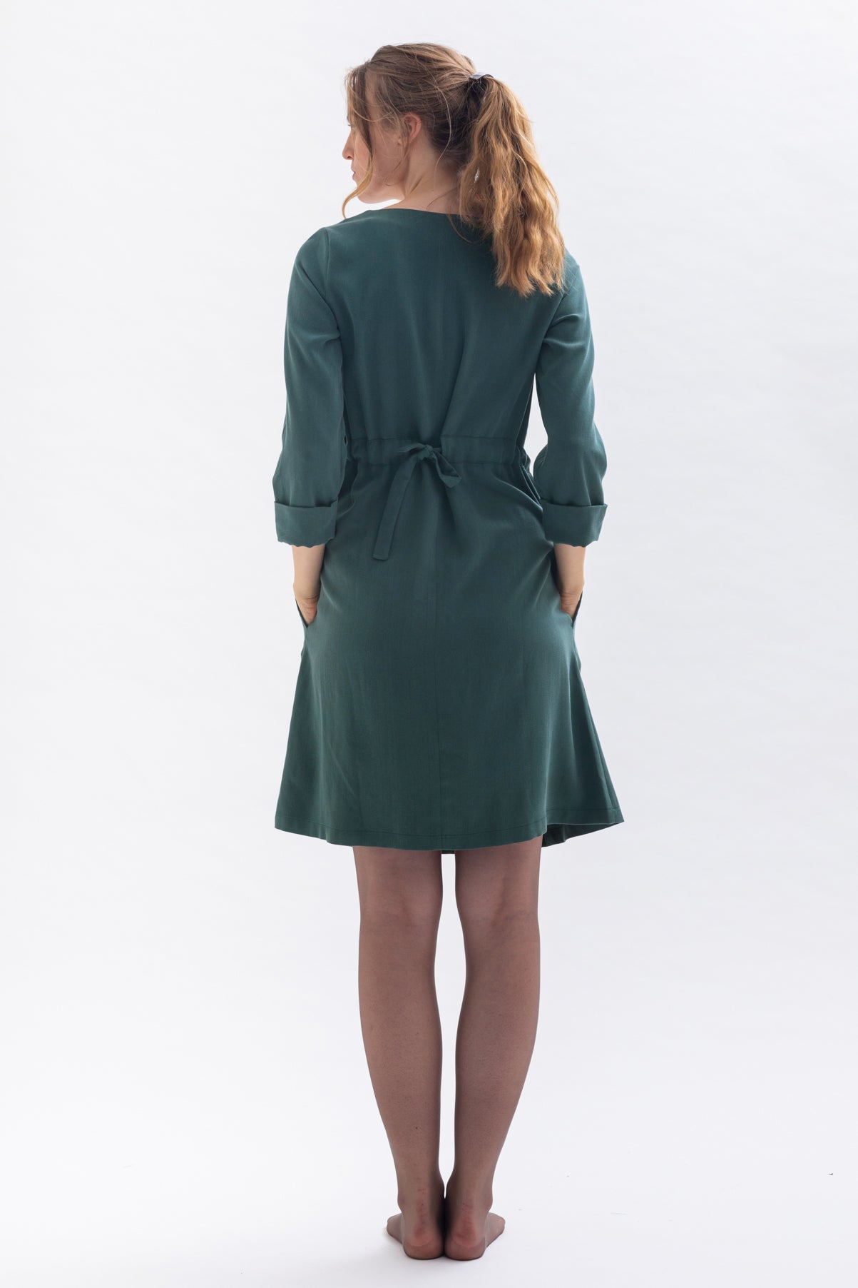 Dress "WAR-RISS" in green made of Tencel