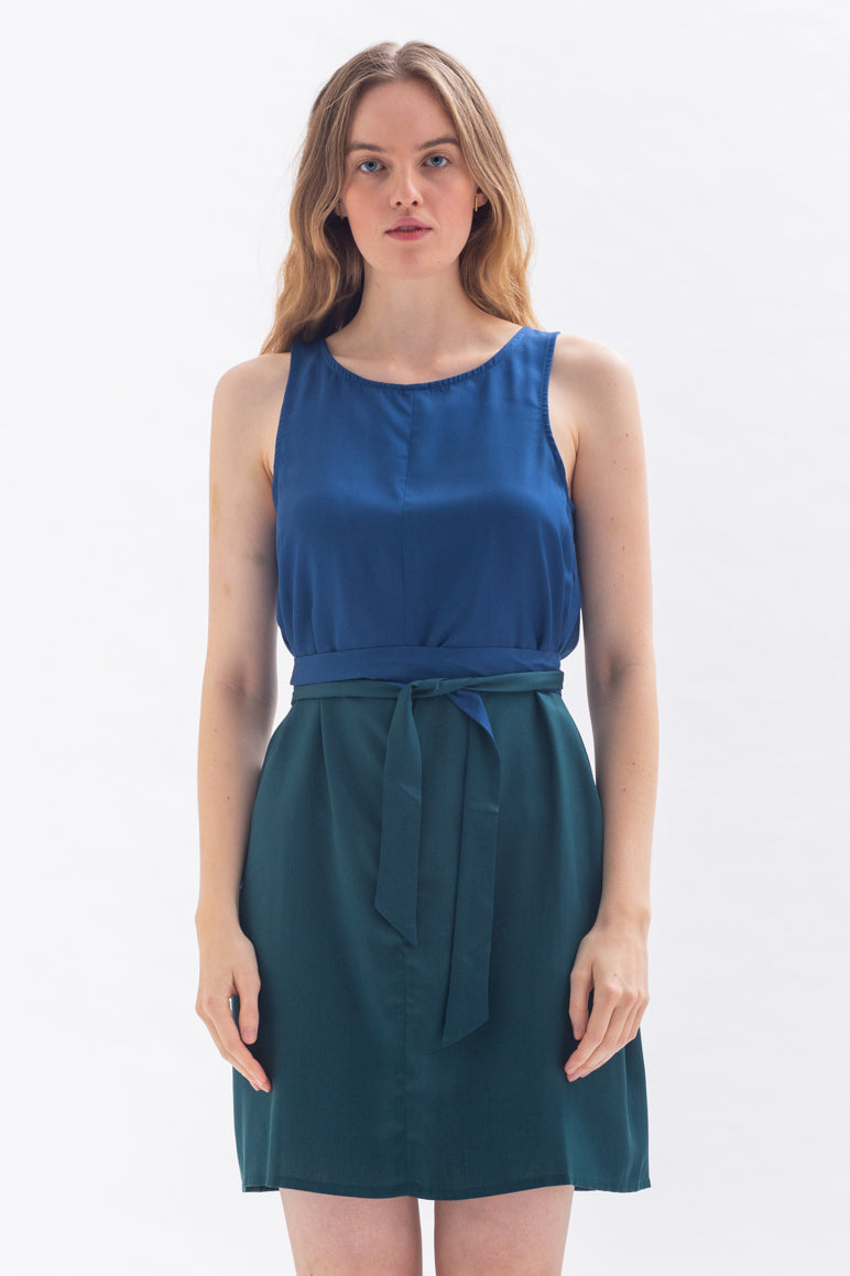Knee-length "TULPINAA" dress in blue and green made of Tencel 