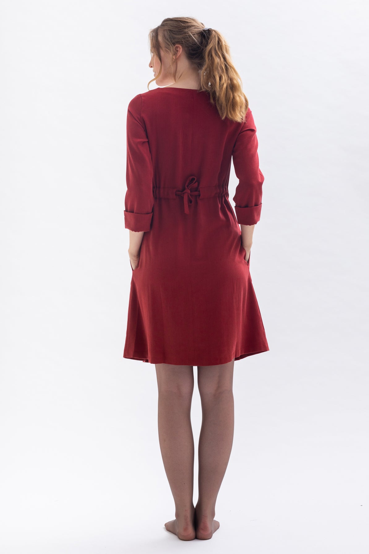 Kleid "WAR-RISS" in Rot aus Tencel
