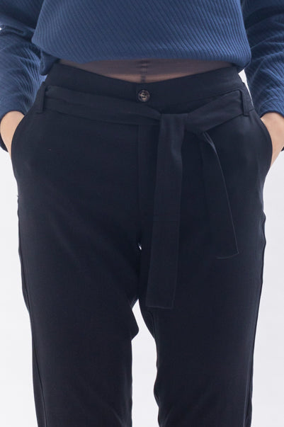 Pants "MA-RISAA" in black made of Tencel